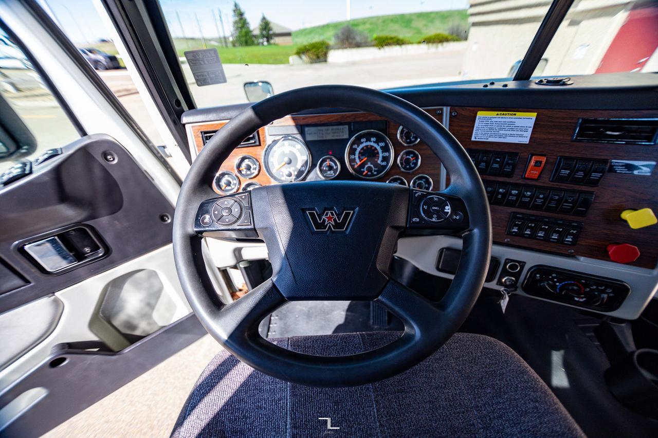 2018 Western Star 5700 XE Daycab Tractor Heavy Spec Red Deer AB