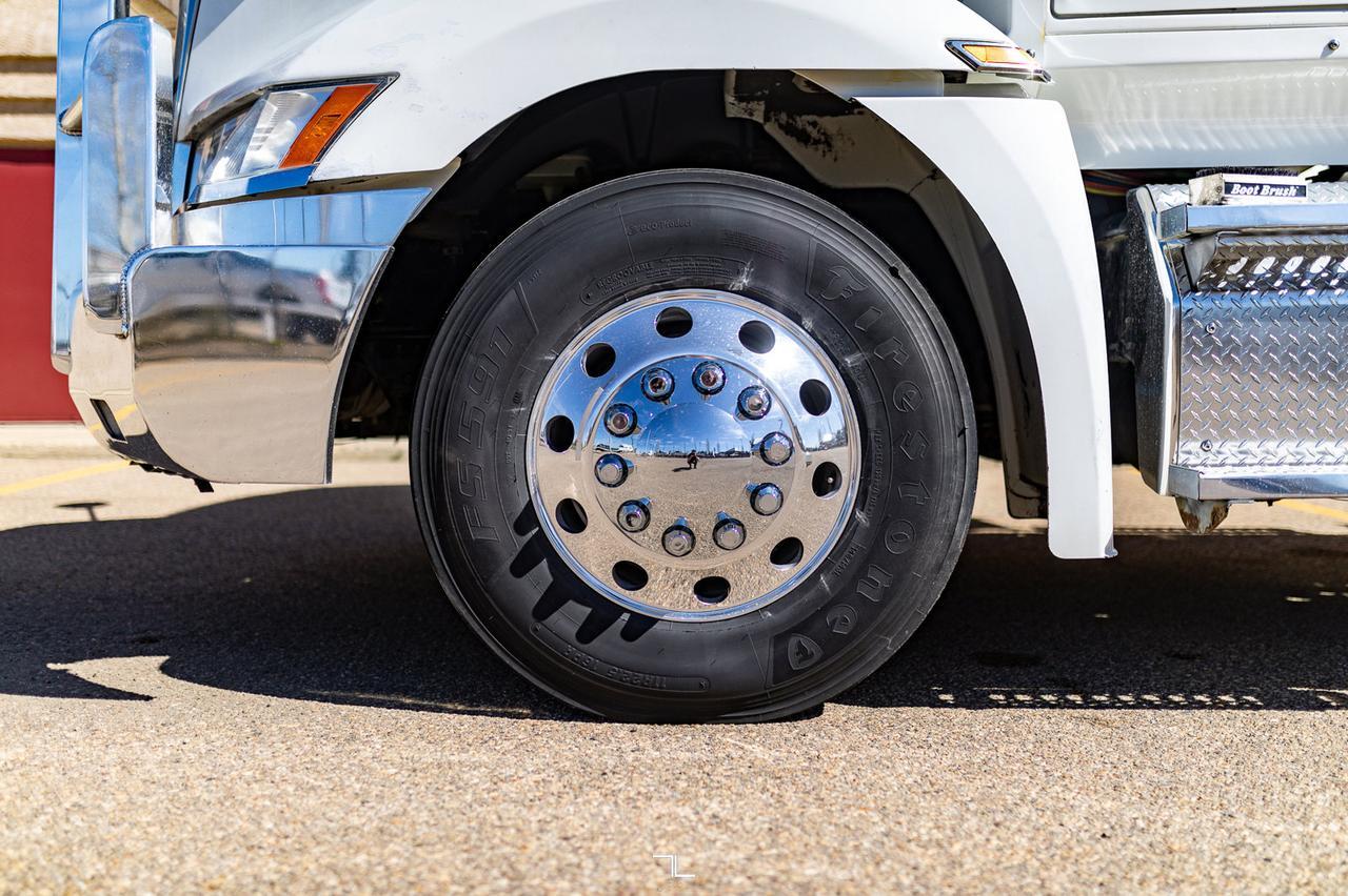 2018 Western Star 5700 XE Daycab Tractor Heavy Spec Red Deer AB