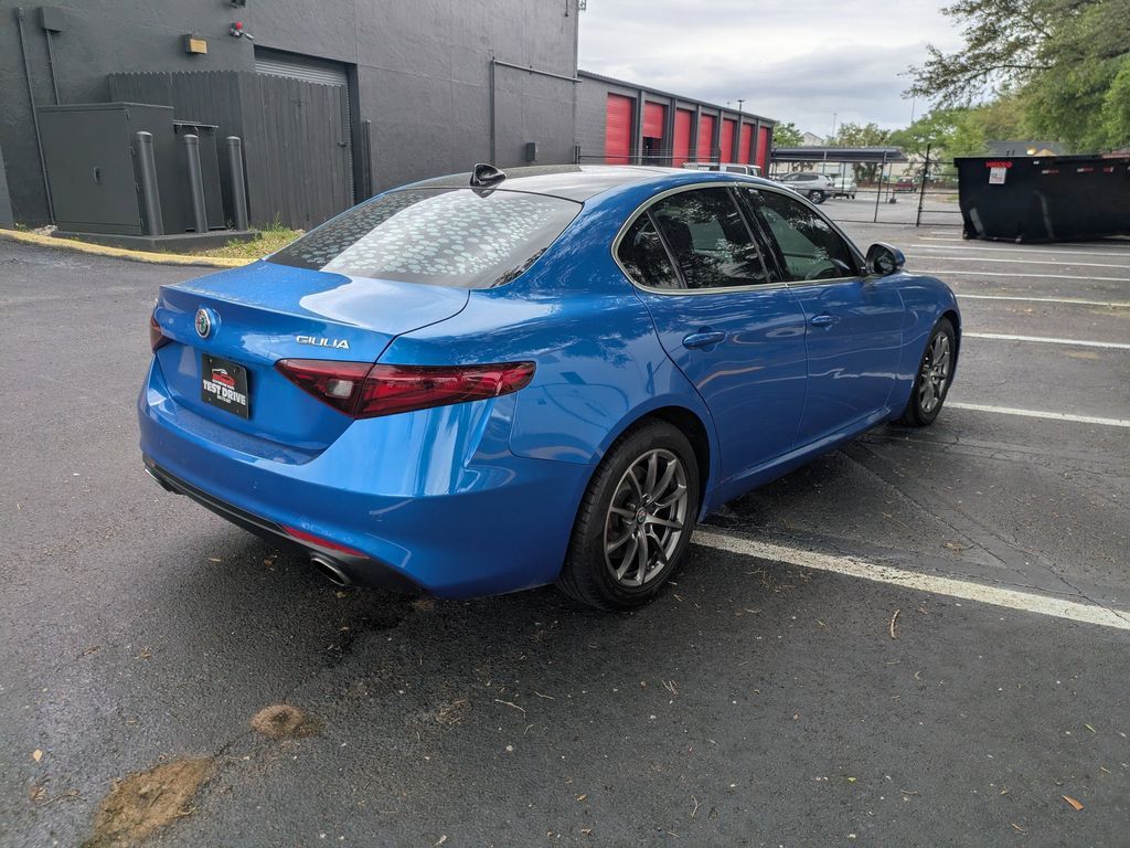 2019 Alfa Romeo Giulia Base