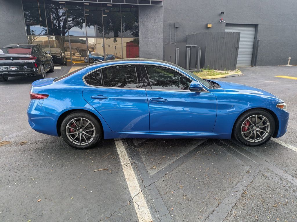 2019 Alfa Romeo Giulia Base