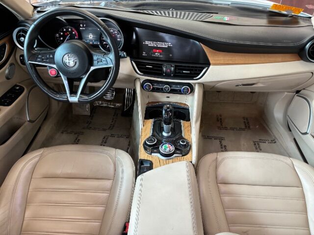 2019 Alfa Romeo Giulia Ti Lusso RWD