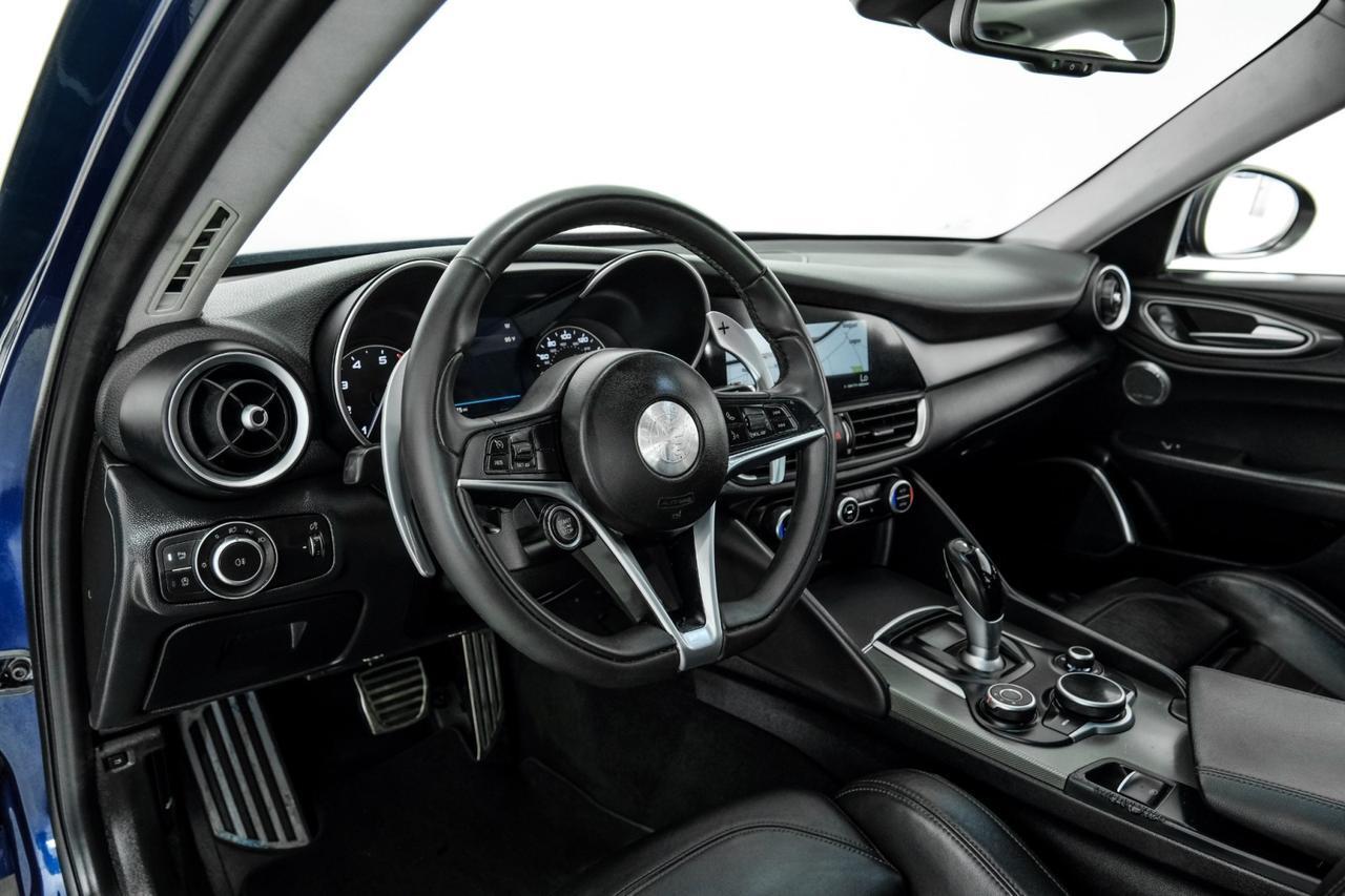 2019 Alfa Romeo Giulia Ti SPORT DRIVER ASSIST STATIC PKG BLIND SPOT ASSIST NAVIGATION SUNROOF LEATHER SEATS Carrollton TX