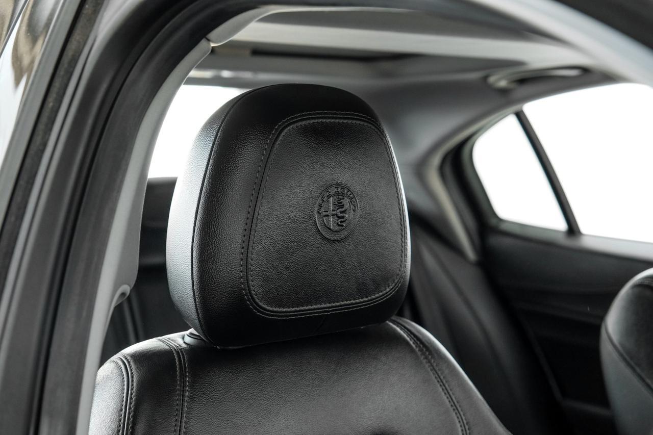 2019 Alfa Romeo Giulia Ti SPORT DRIVER ASSIST STATIC PKG BLIND SPOT ASSIST NAVIGATION SUNROOF LEATHER SEATS Carrollton TX