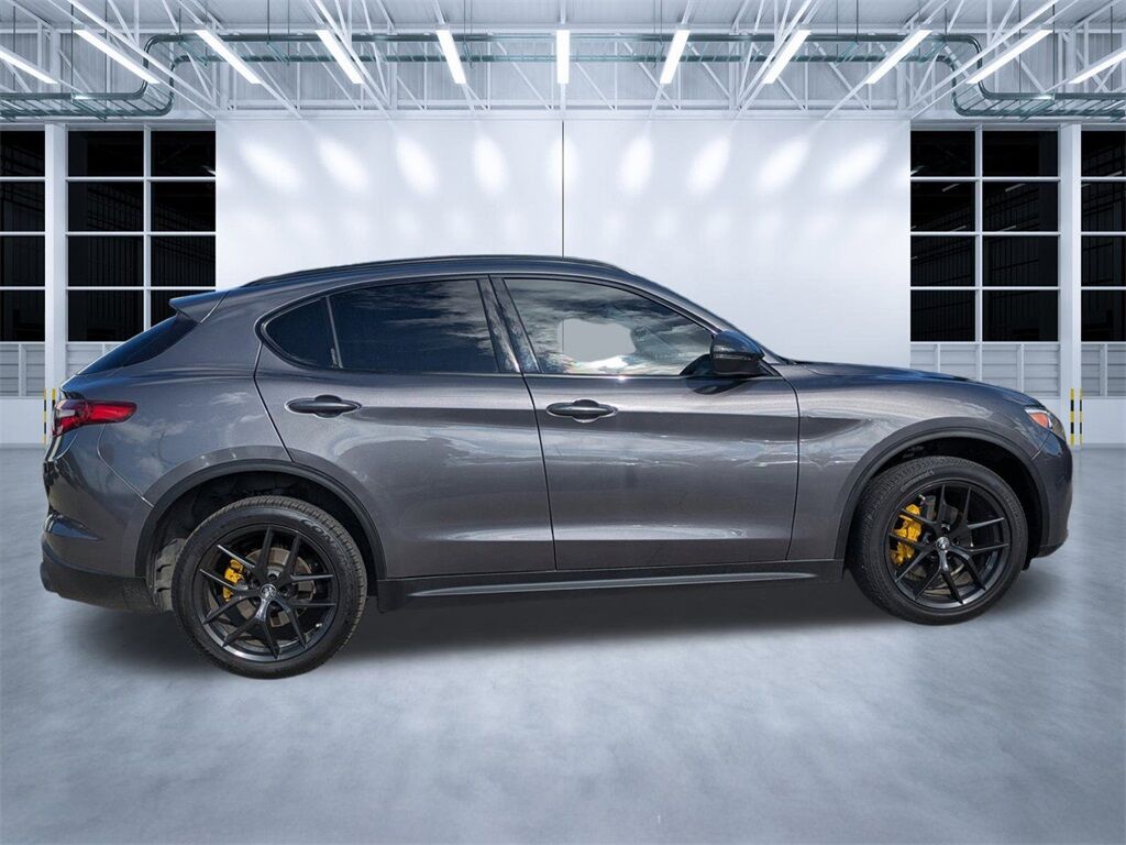 2019 Alfa Romeo Stelvio Base