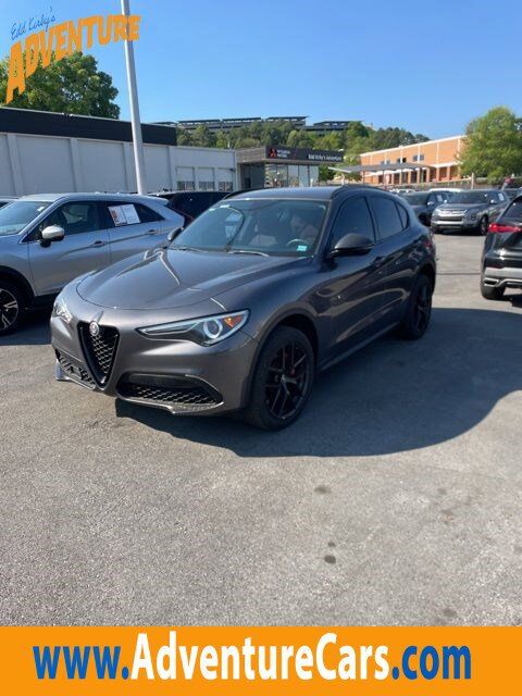 2019 Alfa Romeo Stelvio Sport