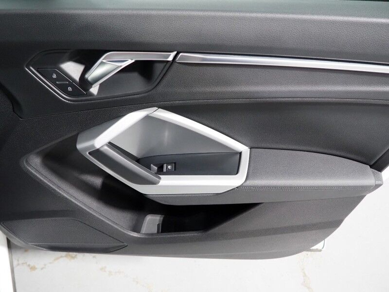 2019 Audi Q3 2.0 TFSI Premium Quattro *PANORAMA MOONROOF, BACKUP-CAMERA, COLOR TOUCHSCREEN, LEATHER, HEATED SEATS, POWER LIFTGATE, 18 INCH ALLOYS, BLUETOOTH PHONE & AUDIO Round Rock TX