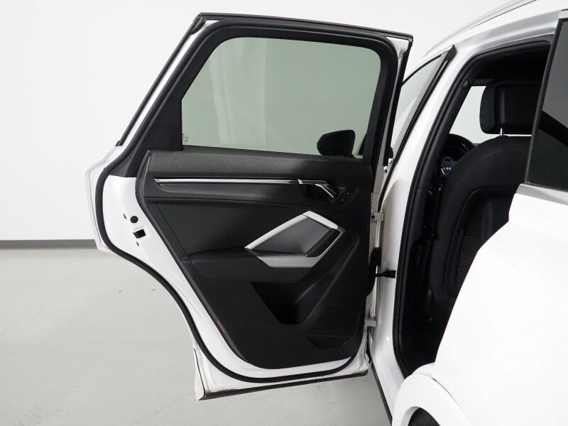 2019 Audi Q3 2.0 TFSI Premium Quattro *PANORAMA MOONROOF, BACKUP-CAMERA, COLOR TOUCHSCREEN, LEATHER, HEATED SEATS, POWER LIFTGATE, 18 INCH ALLOYS, BLUETOOTH PHONE & AUDIO Round Rock TX