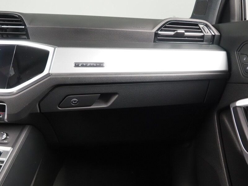 2019 Audi Q3 2.0 TFSI Premium Quattro *PANORAMA MOONROOF, BACKUP-CAMERA, COLOR TOUCHSCREEN, LEATHER, HEATED SEATS, POWER LIFTGATE, 18 INCH ALLOYS, BLUETOOTH PHONE & AUDIO Round Rock TX