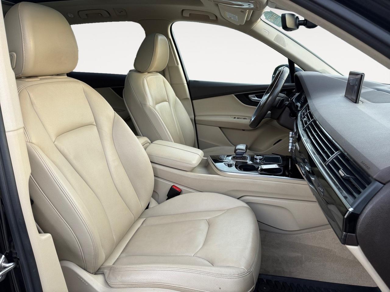 2019 Audi Q7 Premium Plus, HEATED SEATS, 2ND ROW HEATED, 3RD ROW, MOONROOF, UNIVERSAL GARAGE DOOR OPENER, BLUETOOTH, POWERED 3RD ROW, TOW PACKAGE, POWER MIRRORS, KEYLESS START, COME AND TEST DRIVE THIS AUDI Q7! Norfolk VA