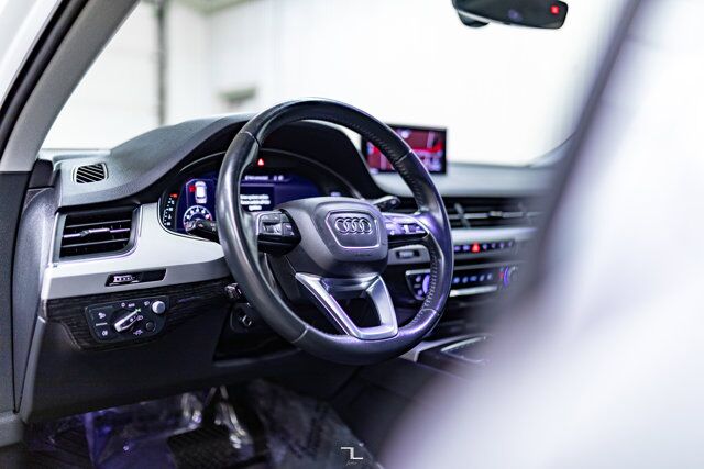 2019 Audi Q7 Quattro Progressiv Leather Roof Nav BCam Red Deer AB