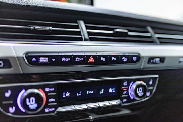 2019 Audi Q7 Quattro Progressiv Leather Roof Nav BCam Red Deer AB