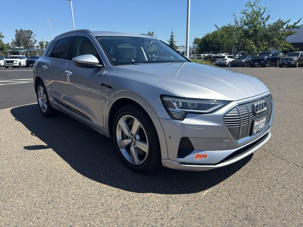 2019 Audi e-tron Premium Plus