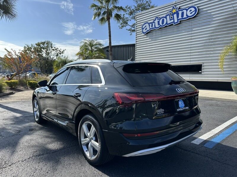 2019 Audi e-tron Premium Plus