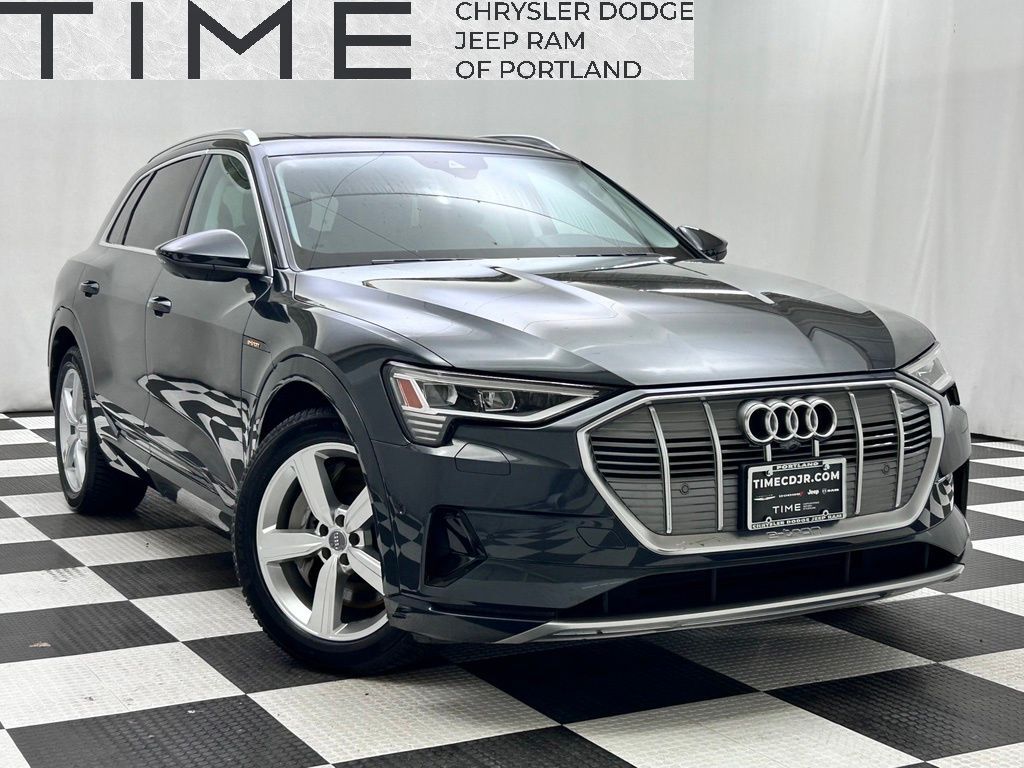 2019 Audi e-tron Premium Plus