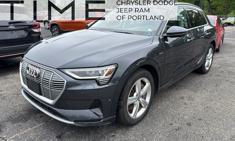 2019 Audi e-tron Premium Plus
