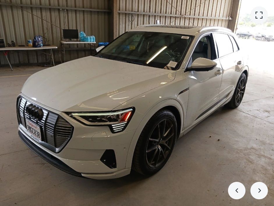 2019 Audi e-tron Prestige
