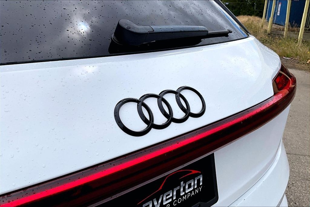 2019 Audi e-tron Prestige OR