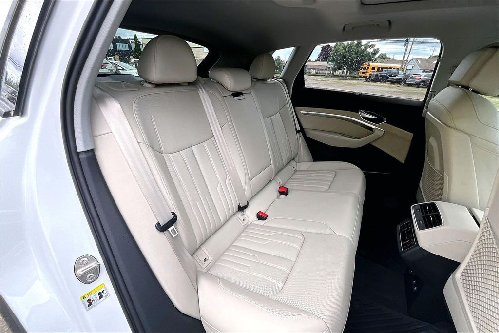 2019 Audi e-tron Prestige OR