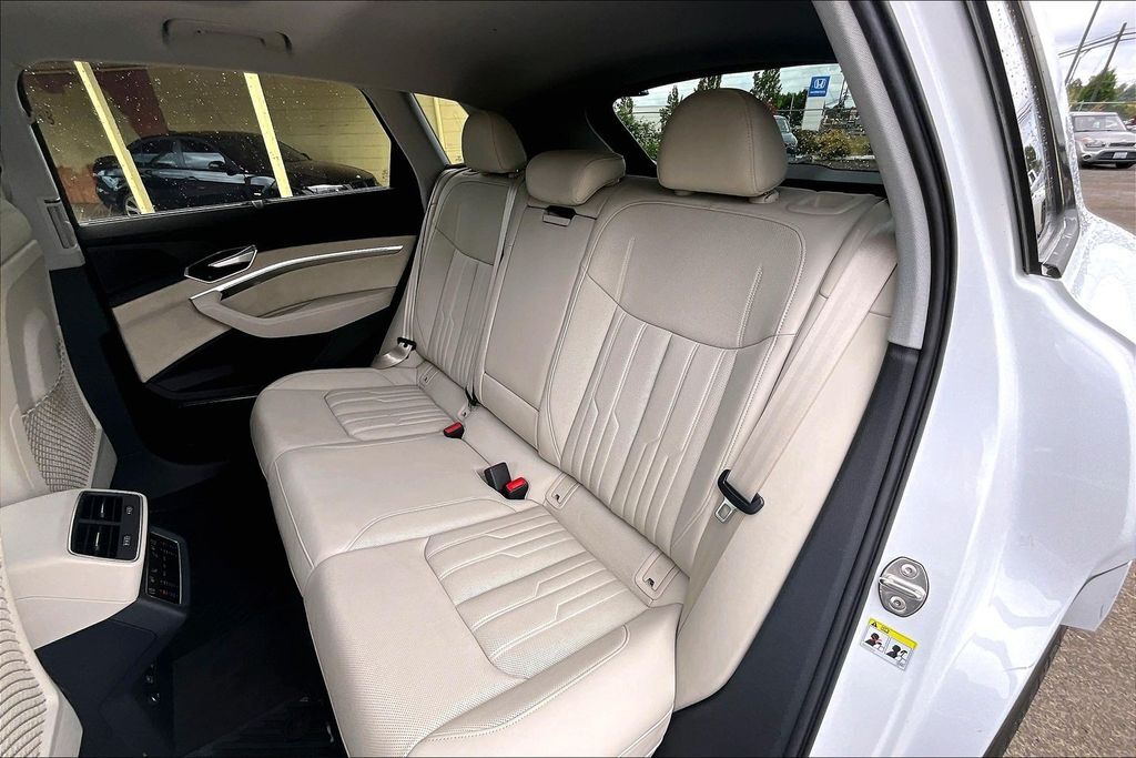 2019 Audi e-tron Prestige OR