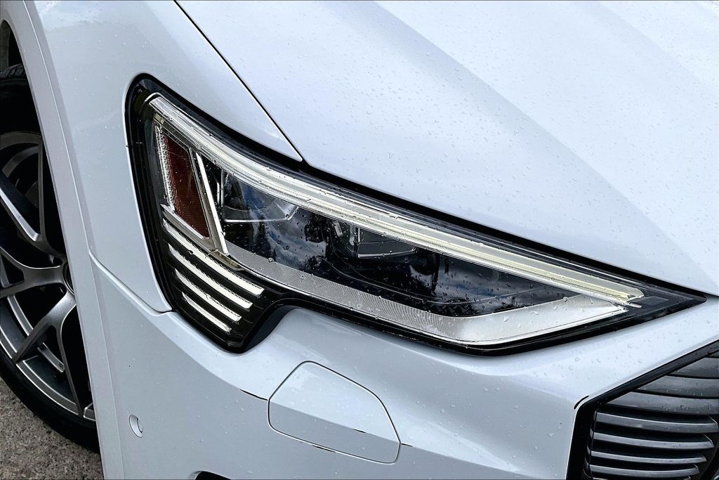 2019 Audi e-tron Prestige OR