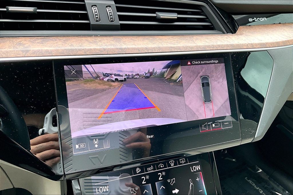 2019 Audi e-tron Prestige OR