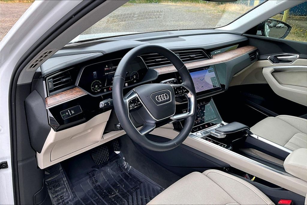 2019 Audi e-tron Prestige OR