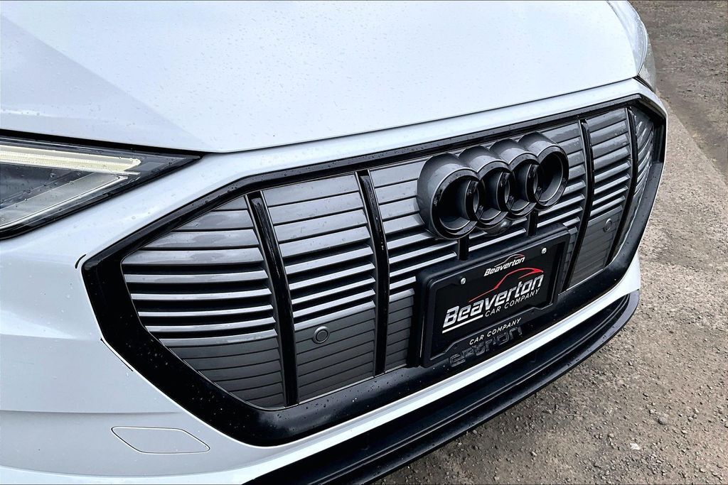2019 Audi e-tron Prestige OR