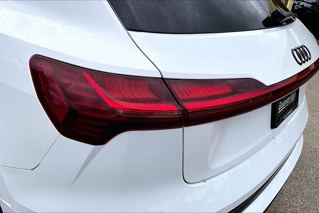 2019 Audi e-tron Prestige OR