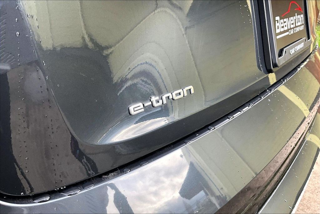 2019 Audi e-tron Prestige OR