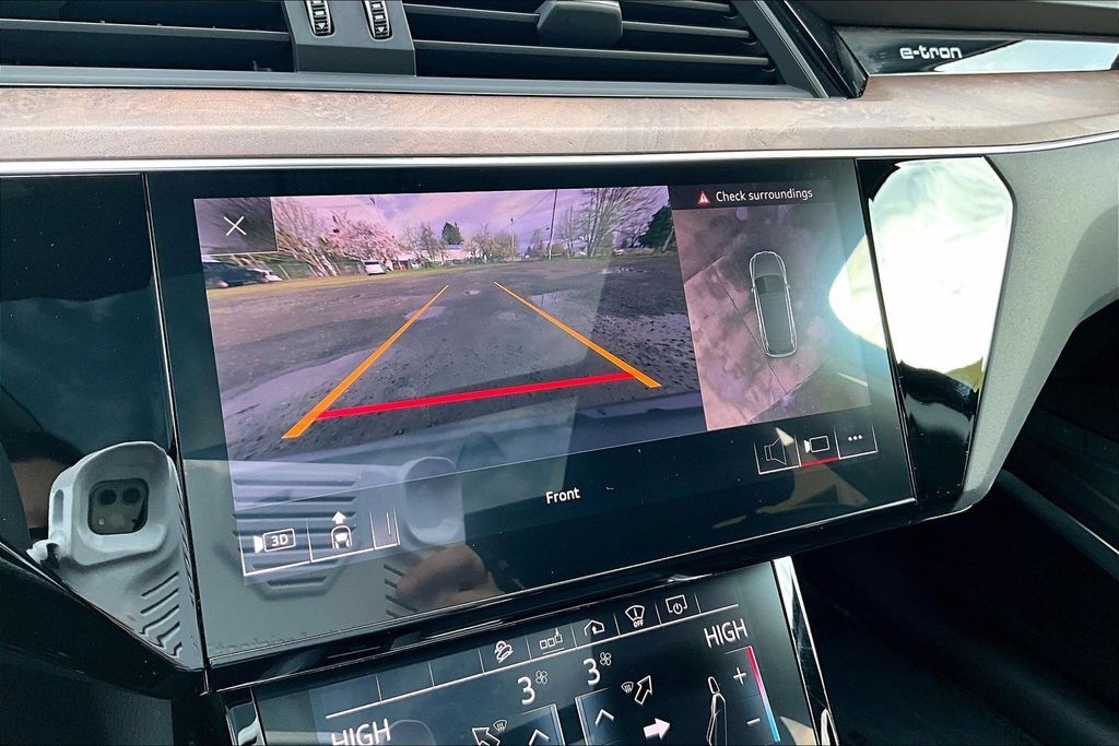 2019 Audi e-tron Prestige OR