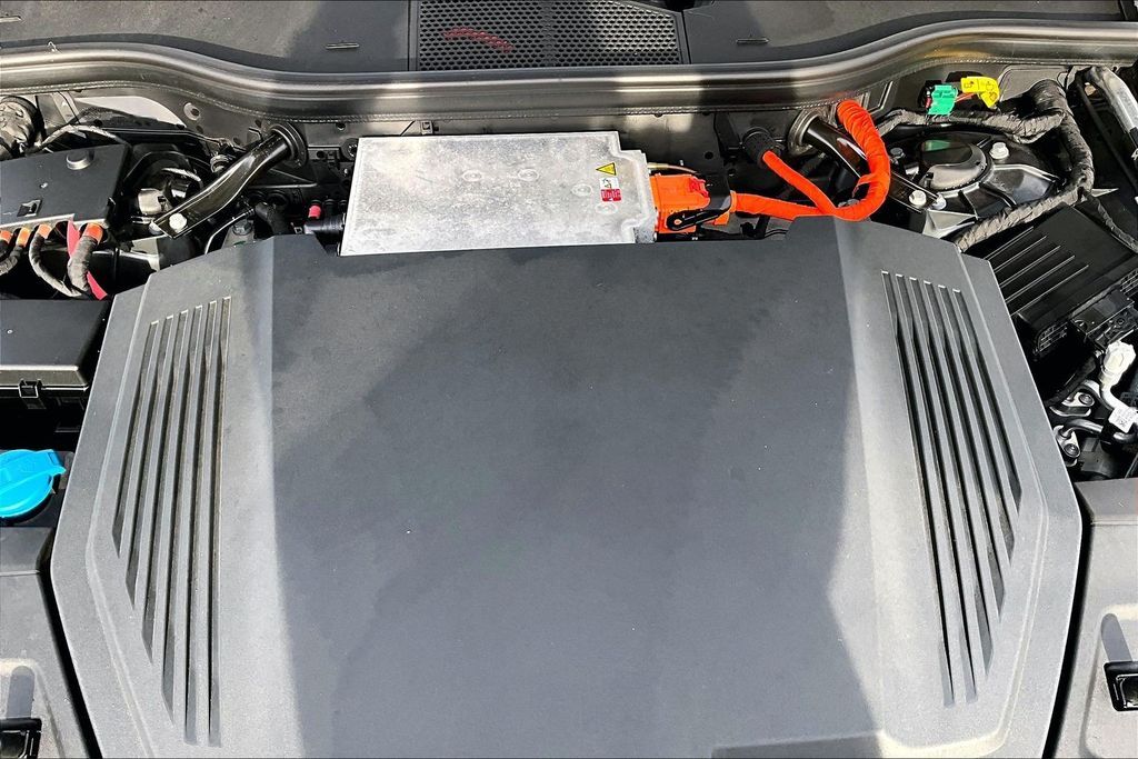 2019 Audi e-tron Prestige OR
