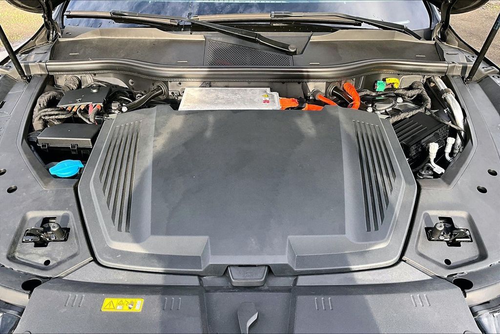 2019 Audi e-tron Prestige OR