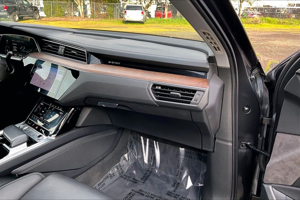 2019 Audi e-tron Prestige OR
