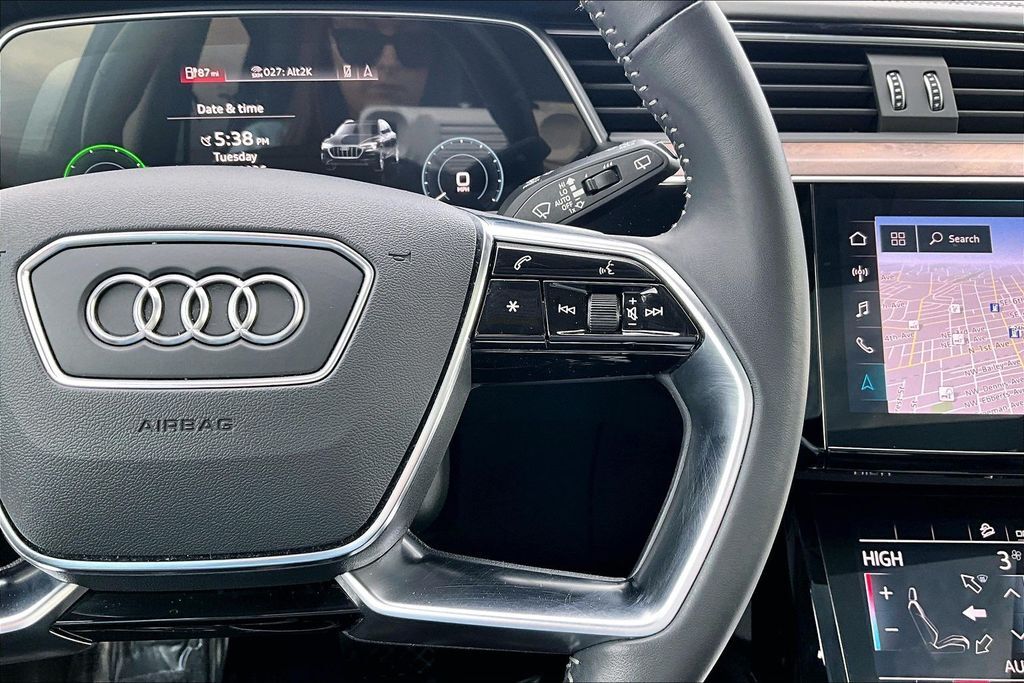 2019 Audi e-tron Prestige OR