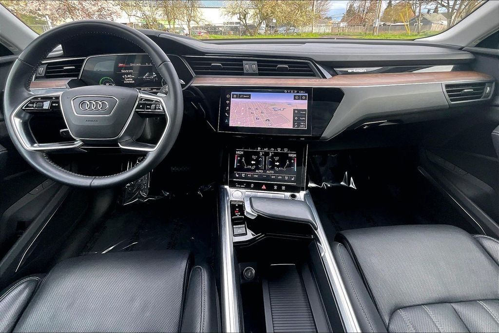 2019 Audi e-tron Prestige OR