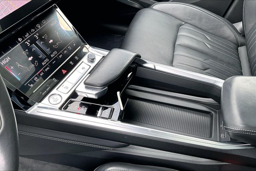 2019 Audi e-tron Prestige OR