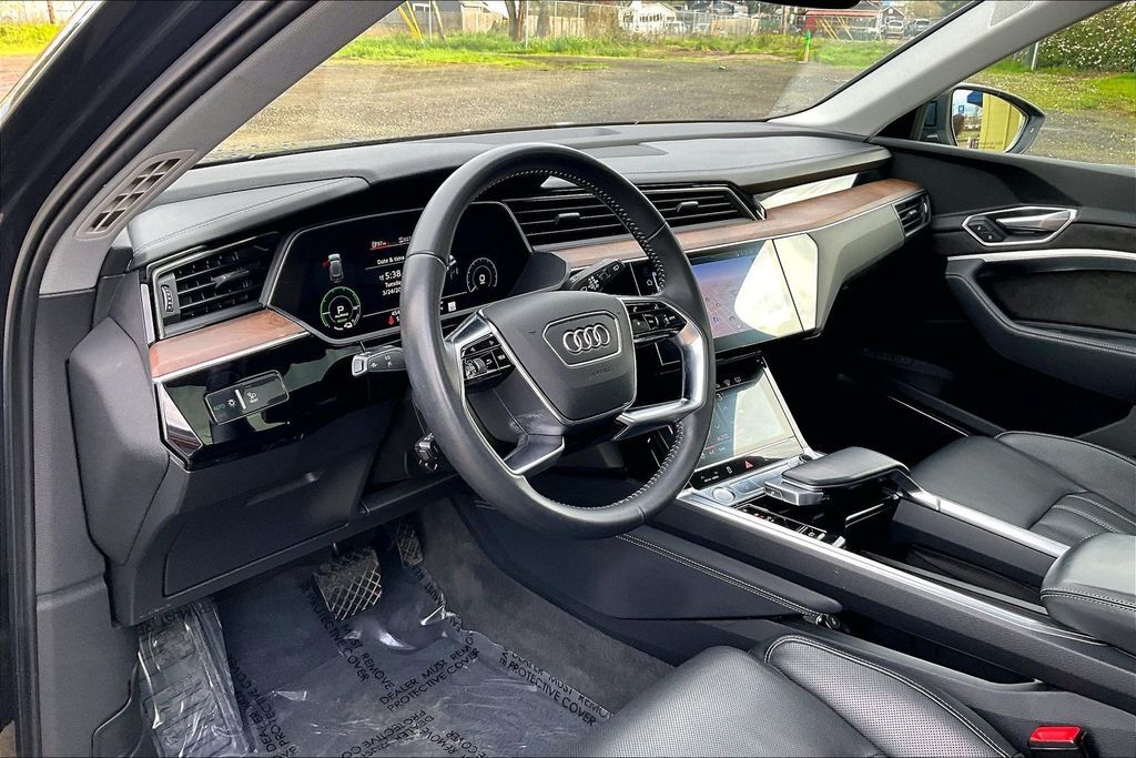 2019 Audi e-tron Prestige OR