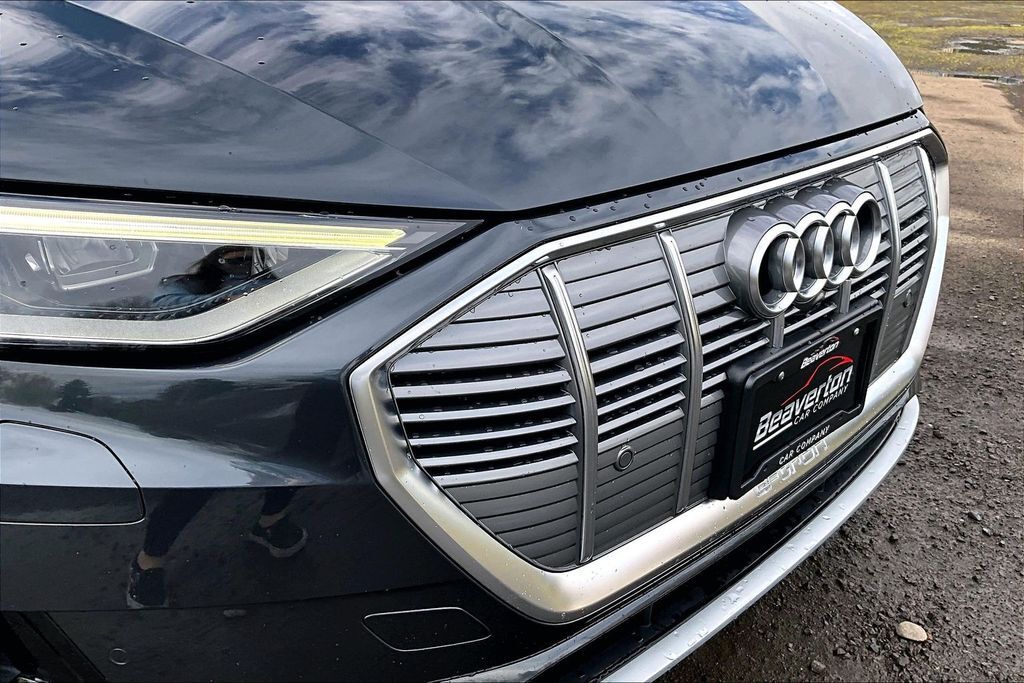 2019 Audi e-tron Prestige OR