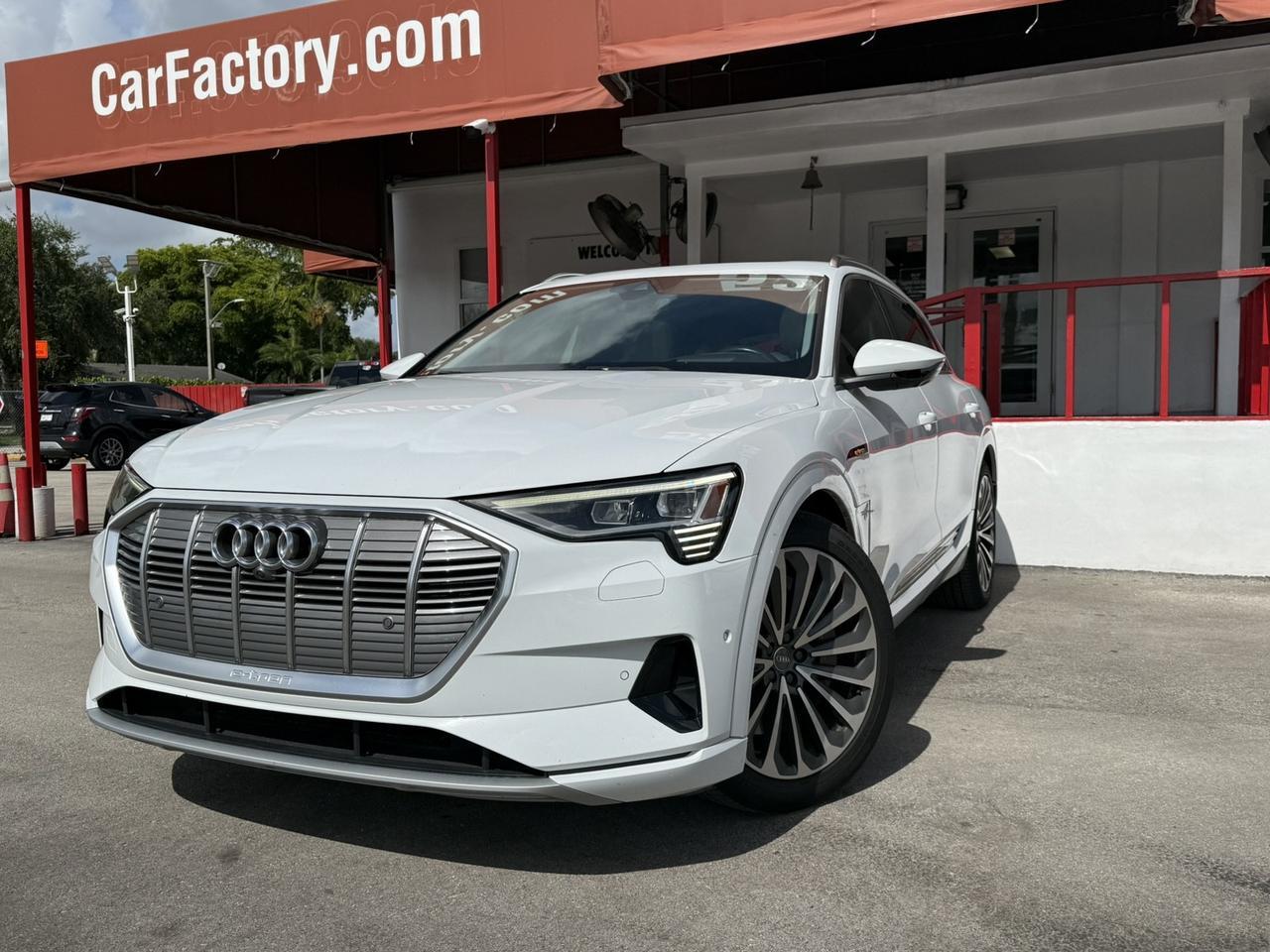 2019 Audi e-tron Prestige
