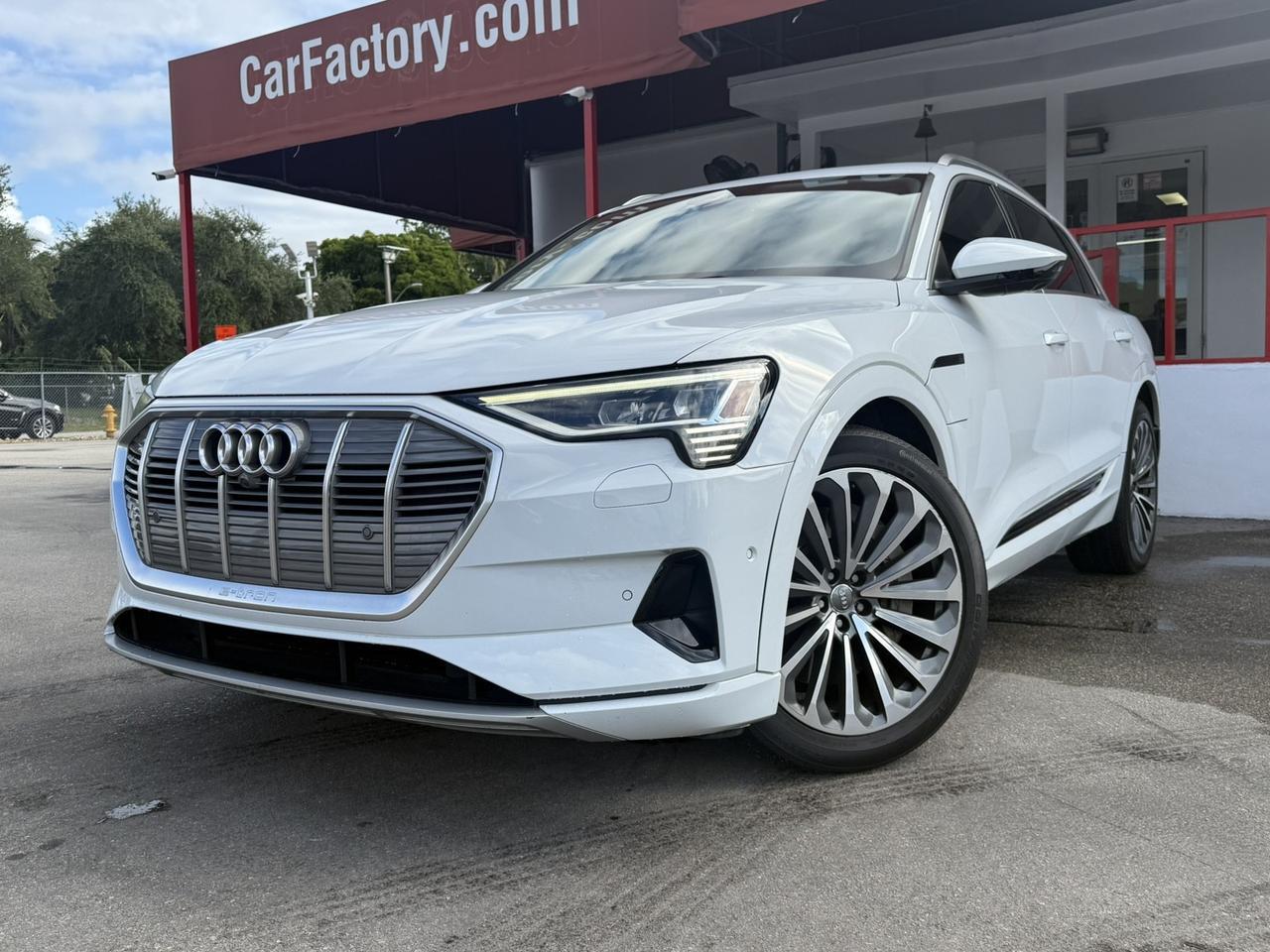 2019 Audi e-tron Prestige
