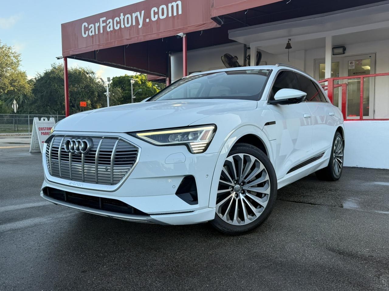 2019 Audi e-tron Prestige