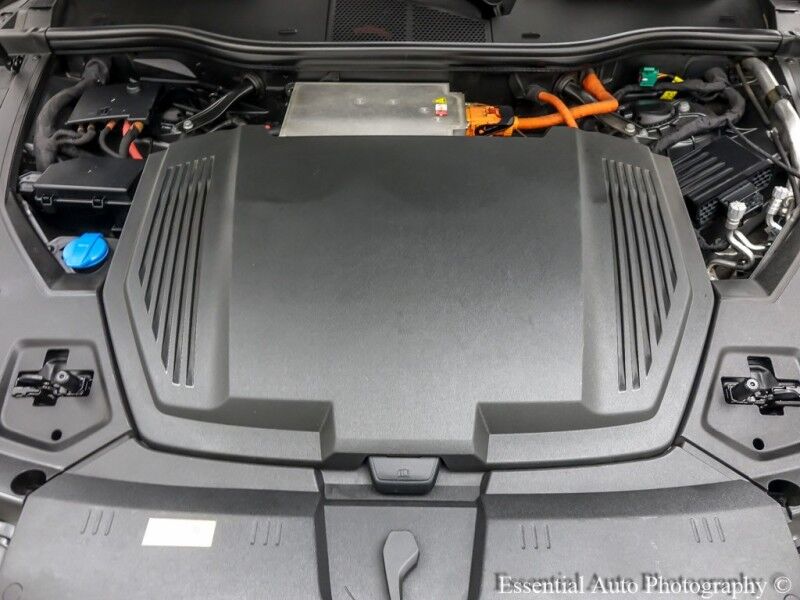 2019 Audi e-tron Prestige PRICE INCLUDES $4000 IRS TAX CREDIT!! YOU MUST QUALIFY! Willowbrook IL