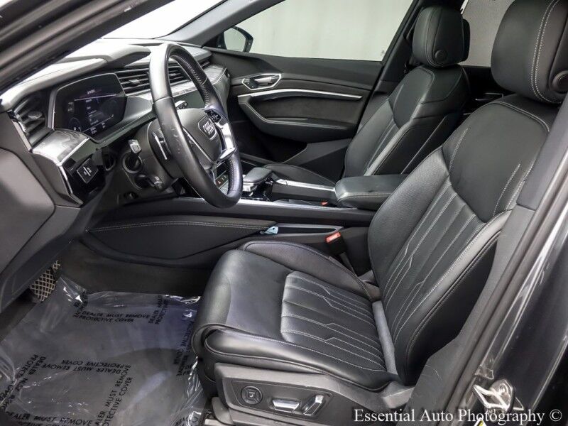 2019 Audi e-tron Prestige PRICE INCLUDES $4000 IRS TAX CREDIT!! YOU MUST QUALIFY! Willowbrook IL