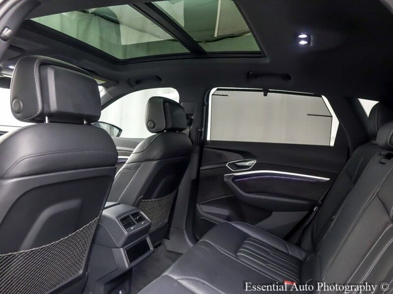 2019 Audi e-tron Prestige PRICE INCLUDES $4000 IRS TAX CREDIT!! YOU MUST QUALIFY! Willowbrook IL