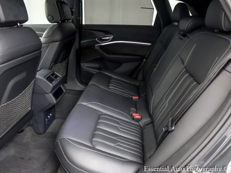 2019 Audi e-tron Prestige PRICE INCLUDES $4000 IRS TAX CREDIT!! YOU MUST QUALIFY! Willowbrook IL