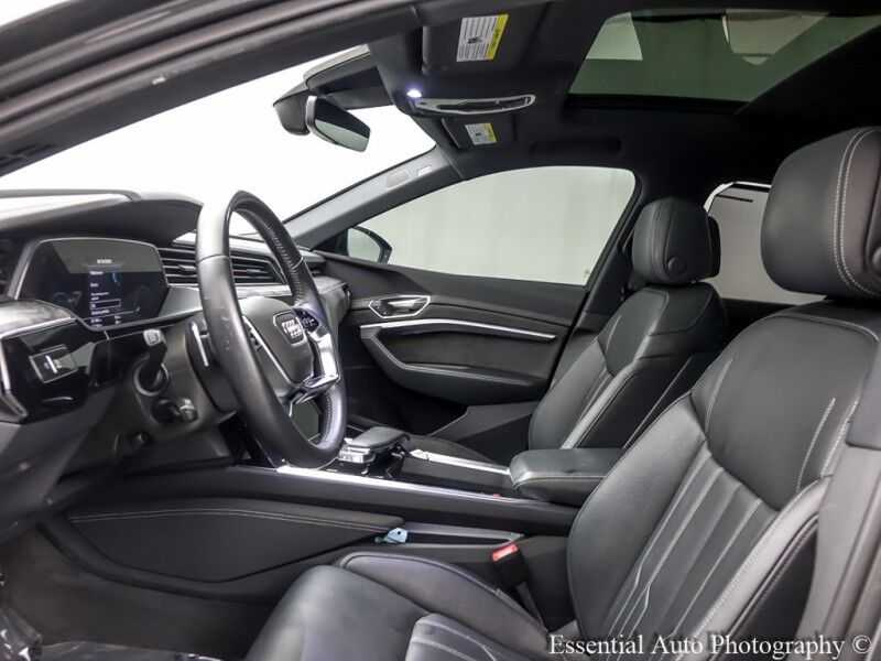 2019 Audi e-tron Prestige PRICE INCLUDES $4000 IRS TAX CREDIT!! YOU MUST QUALIFY! Willowbrook IL