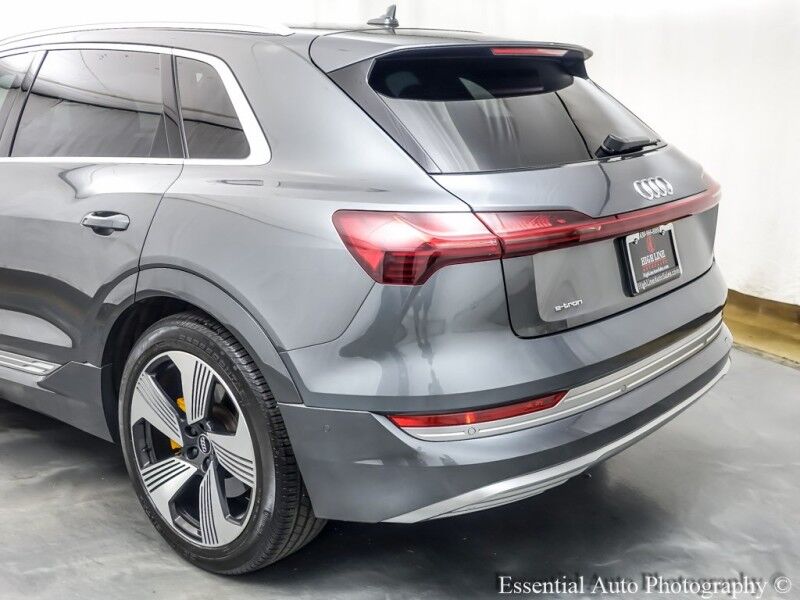 2019 Audi e-tron Prestige PRICE INCLUDES $4000 IRS TAX CREDIT!! YOU MUST QUALIFY! Willowbrook IL