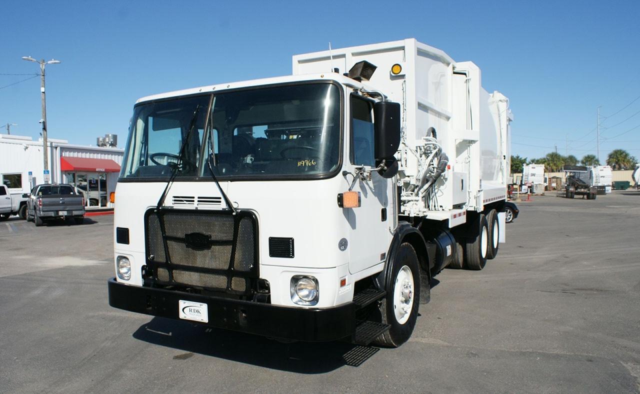2019 Autocar ACX64 33 Yard G-S Products Side Loader Garbage Truck