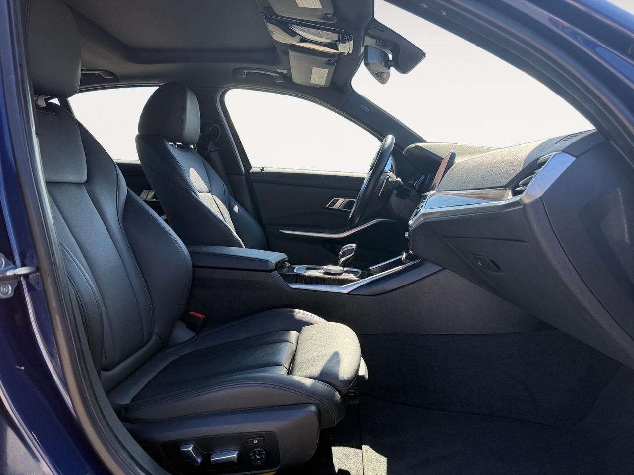 2019 BMW 3 Series 330i xDrive, SUNROOF, BACKUP CAMERA, APPLE CARPLAY/ANDROID AUTO, HEATED SEATS, POWER FOLDING MIRRORS, AUTO START/STOP, MEMORY DRIVER SEAT, KEYLESS START, ONLY 1 OWNER, THIS BMW IS FULLY LOADED COME BY AND TEST DRIVE TODAY! Norfolk VA