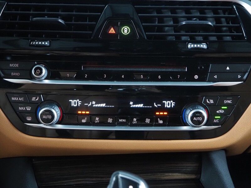 2019 BMW 5 Series 540i *DRIVER ASSIST PLUS PKG, HEADS-UP DISPLAY, NAVIGATION, ADAPTIVE CRUISE, SAFETY ALERTS, 360 VIEW CAMERAS, MOONROOF, DAKOTA LEATHER, HEATED/MULTI-CONTOUR SEATS, COMFORT ACCESS, WIRELESS CHARGING, APPLE CARPLAY Round Rock TX